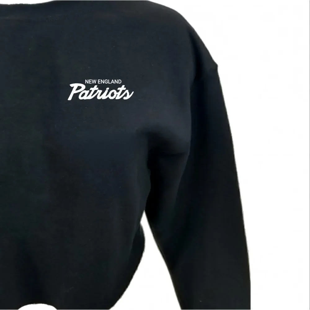 NEW ENGLAND PATRIOTS Double Script Retro Logo BLACK Crop Top Crewneck Sweatshirt - Picture 4 of 6